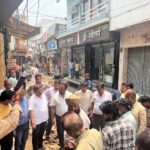 जसपुर:सड़क निर्माण की गुणवत्ता को लेकर व्यापारियों ने किया पालिकाध्यक्ष का घेराव