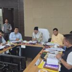 सांसद अजय भट्ट ने सरकार की जन कल्याणकारी योजनाओं की गहनता से समीक्षा