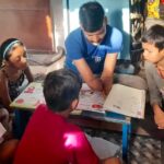 दुर्घटना में दोनों हाथ गंवा चुके मनीष को जिला प्रशासन रायफल क्लब फंड से रू0 50 हजार की आर्थिक सहायता