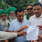 किसानों की मांगों के समाधान को लेकर जिला प्रशासन गंभीर, कल जिलाधिकारी करेंगे किसानों के साथ बैठक