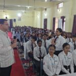 युवाओं ने किया मुख्यमंत्री के साथ किया समकालीन विषयों पर प्रत्यक्ष एवं निर्भीक संवाद