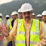 महाराज ने किया निर्माणाधीन जमरानी बांध का निरीक्षण